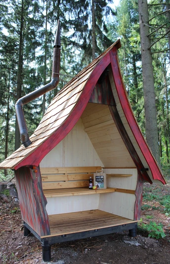 Kleines Hexenhäuschen auf dem Lautenbacher Hexensteig