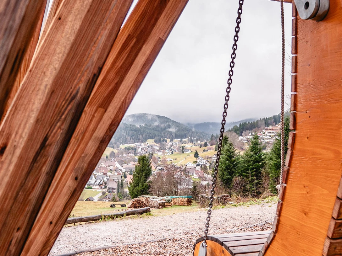Panoramaschaukel Obertal mit herrlichem Ausblick