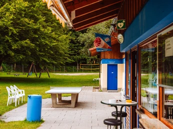 Kiosk, Umkleiden, Beach-Volleyball und Spielplatz