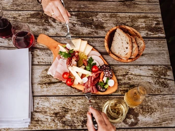 Vesper in der Blockhütte in Tonbach