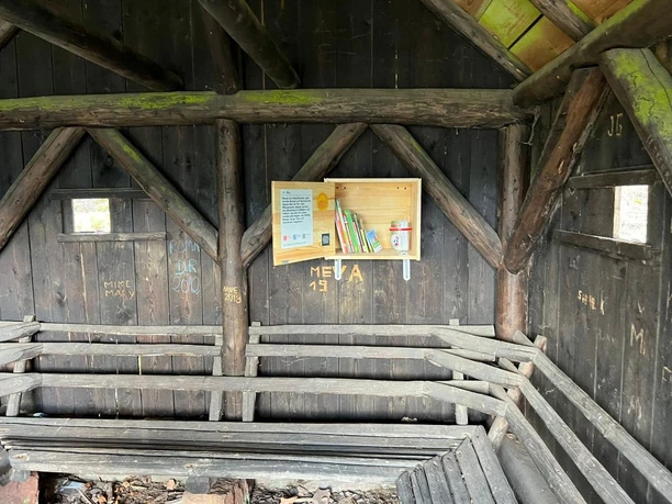 Bücherkiste in der Walterhütte Obertal