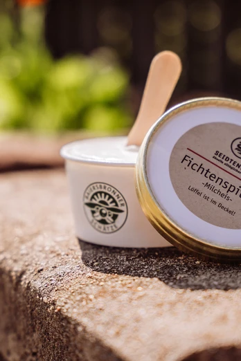 Fichtenspitzeneis vom Seidtenhof