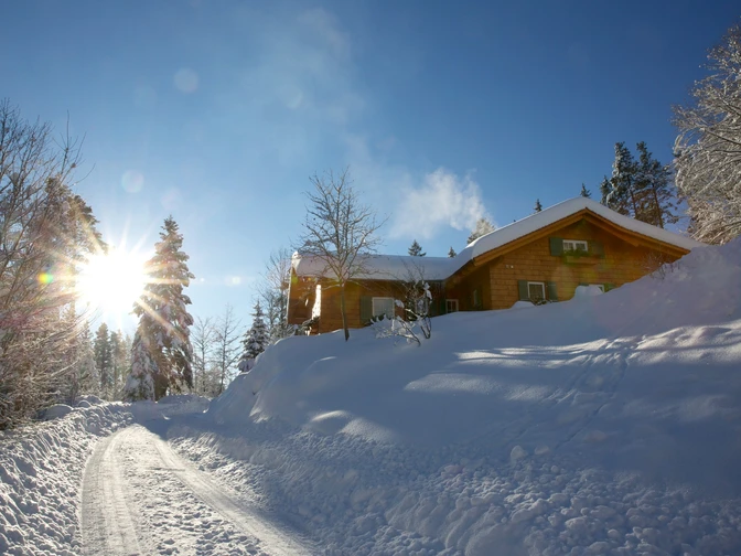 Wanderhütte Sattelei im Winter