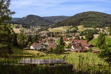 Sitzgruppe im Eulengrund mit Blick auf Mitteltal