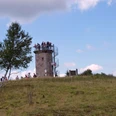 Bismarckturm auf der Hornisgrinde mit Außentreppe und Aussichtsplattform