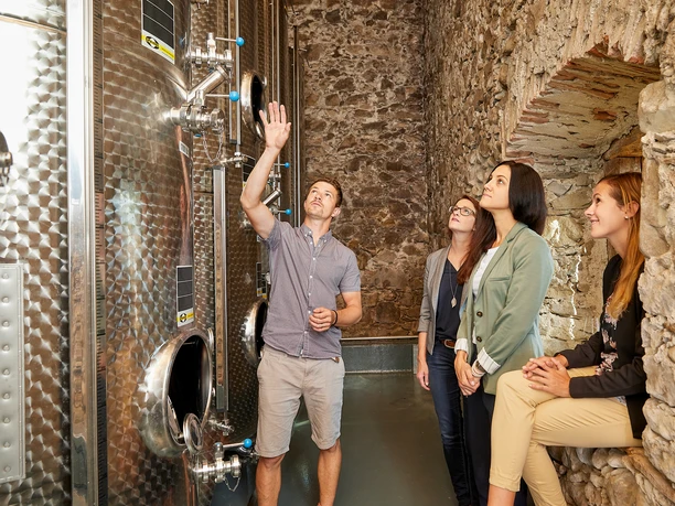 Aesch_Klosterhof_Weindegustation_Trotte_Führung_1_Brechbühl