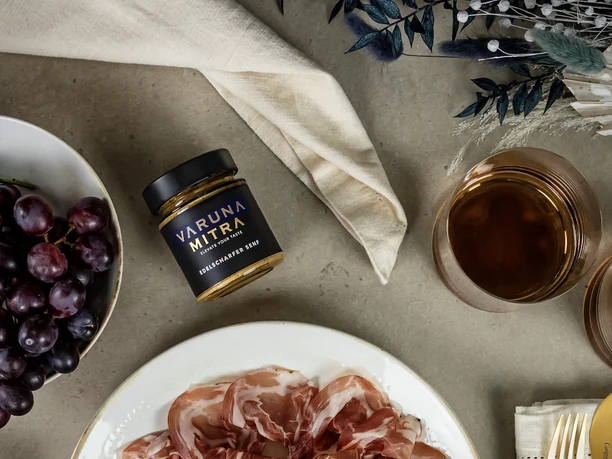 Schinken mit Senf_Varuna Mitra.jpg