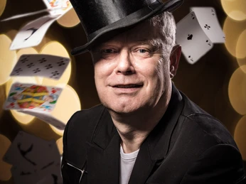 Thomas van Büren Lenger _ Karten in der Luft.jpg