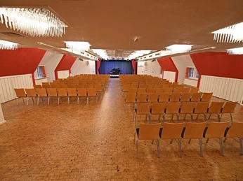 kursaal rantum reihenbestuhlung hinten.jpg