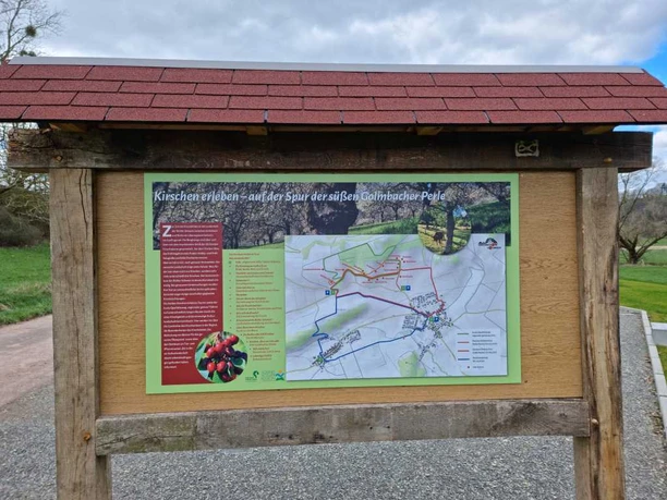 Camping- & Reisemobilstellplatz Golmbach - Informationstafel mit Wanderwegen