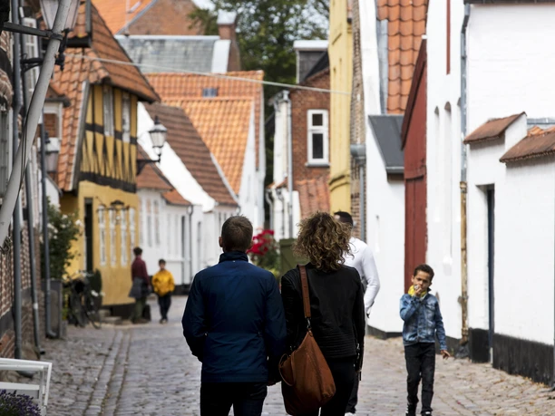 © Business Esbjerg I Wasabi Film, NAKUWA_Straße in Ribe.jpg