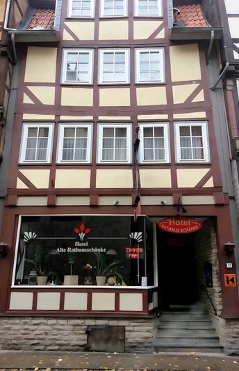 Außenansicht, Hotel Alte Rathausschänke, Hann. Münden.jpg