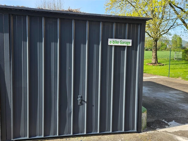 Ferienwohnung "Blick zur Weser" Wohnzimmer mit Küche