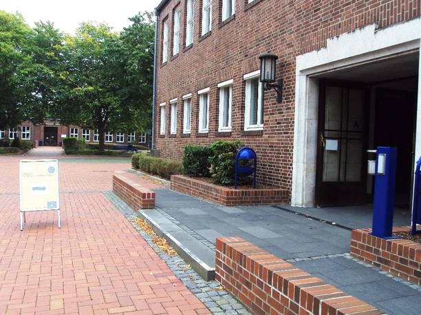 Eingangsbereich Gebäude A Ostfalia Hochschule in Salzgitter-Calbecht