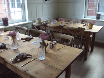 Innenraum Restaurant Burghaus PEAK Hotel Salzgitter-Lichtenberg