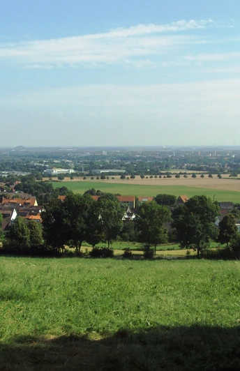 Salzgitter-Lichtenberg, Ausblick von der Kanzel am Wanderparkplatz im Höhenzug