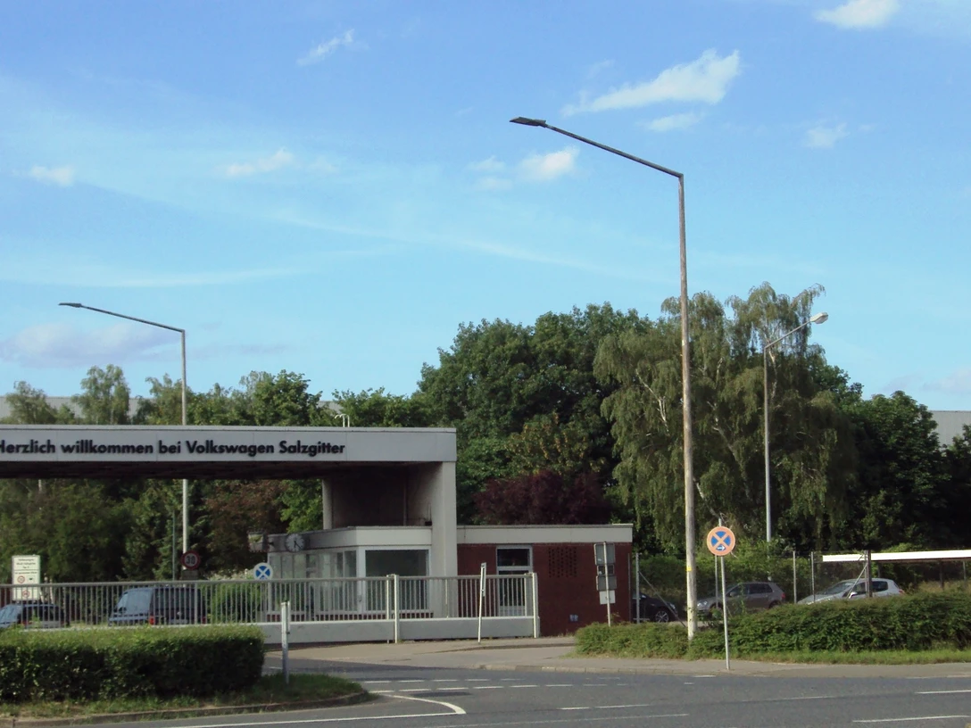 Zufahrt Tor 2 Volkswagen Werk Salzgitter