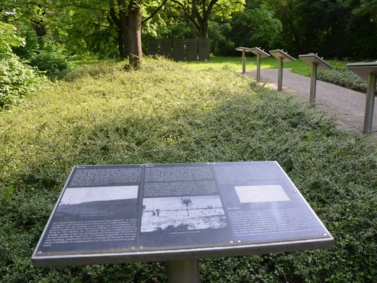 Infotafel Ehrenfriedhof Jammertal in Salzgitter