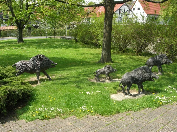Skulptur Die Wildschweine Kunststraße Salzgitter-Bad Skulptur Die Wildschweine Kunststraße Salzgitter-Bad