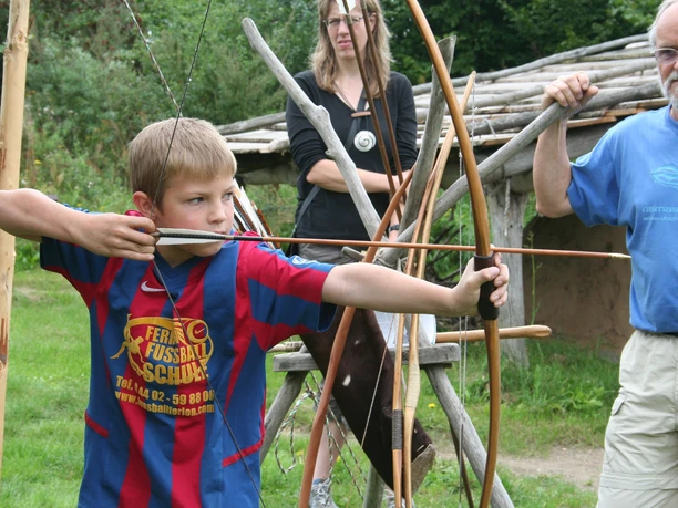 Archäologisches Zentrum Hitzacker Bogenschießen