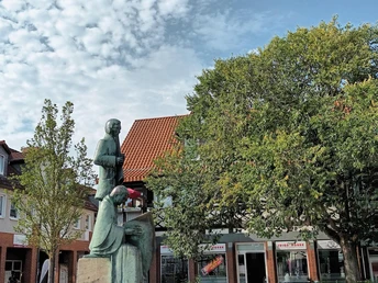 Skulptur Die Klesmer auf dem Klesmerplatz in Salzgitter-Bad