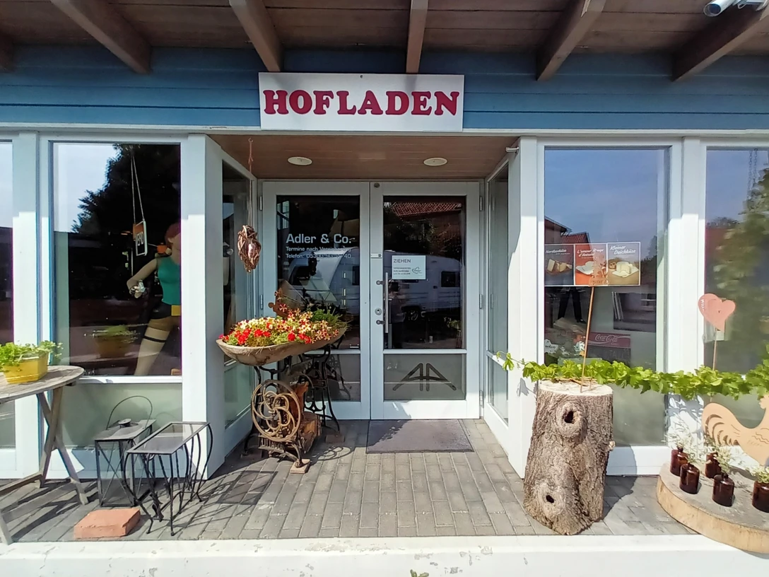 Außenansicht Eingang Hofladen Adler in Salzgitter-Üfingen