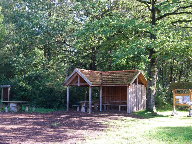 Schutzhütte an der Draisinenstrecke