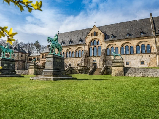 Die Kaiserpfalz im Frühling