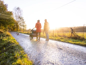 Wanderung mit Kinderwagen und Hund am Hochmoor