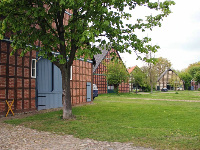 Blick in den Rundling Satemin