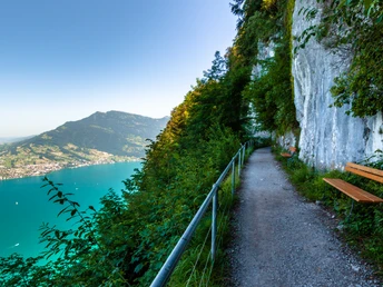 Sitzgelegenheiten auf dem Felsenweg