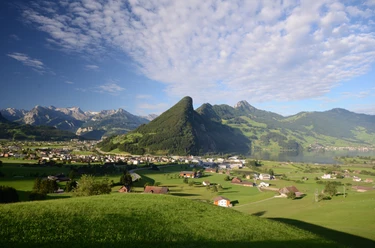 Talkessel Schwyz mit Lauerzersee