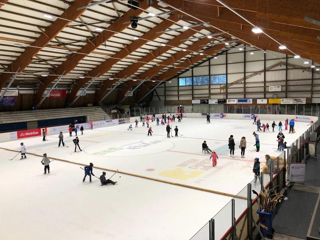 Kunsteisbahn Oberwynental