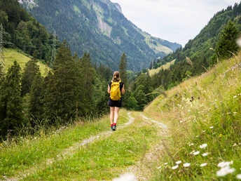 Aussichtsreiche Wanderung zwischen Sörenberg und Kemmeribodenbad.