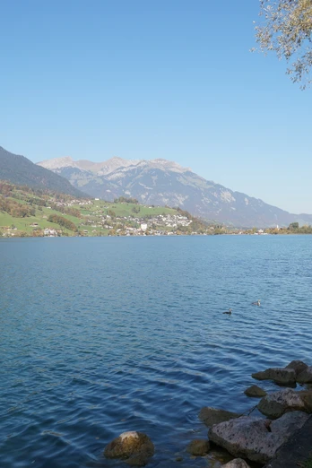 Sachseln am Sarnersee mit Blick in Richtung Pilatus