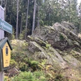 kleiner Affenstein, erster Felsen mit Infotafel am Felsenweg 1