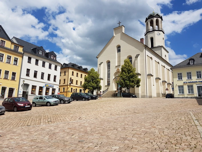 Altmarkt mit St. Laurentius Kirche Auerbach/Vogtland