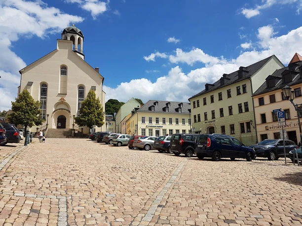 Altmarkt Auerbach/Vogtland mit Laurentius Kirche