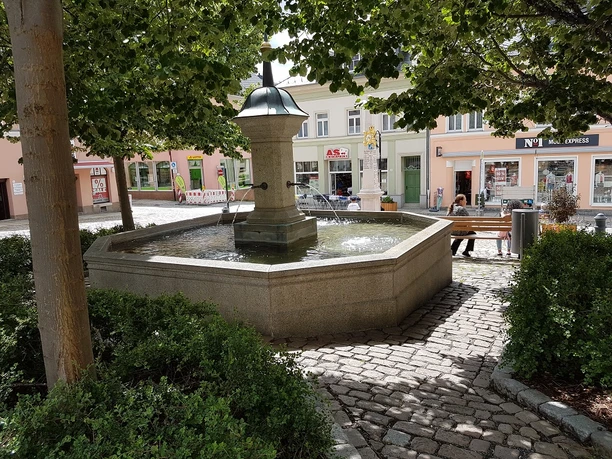 Altmarkt Auerbach/Vogtland Brunnen