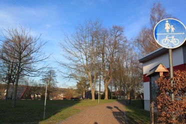 Am Schulpark in Auma