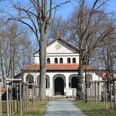 Friedhof Auma mit Blick auf die Friedhofskapelle