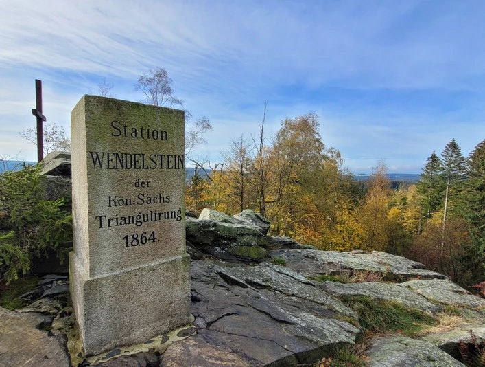 Wendelstein mit Kreuz und Trianguliersäule