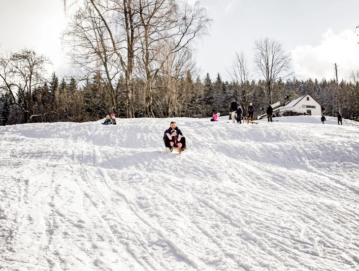 Rodeln in Erlbach im Winter