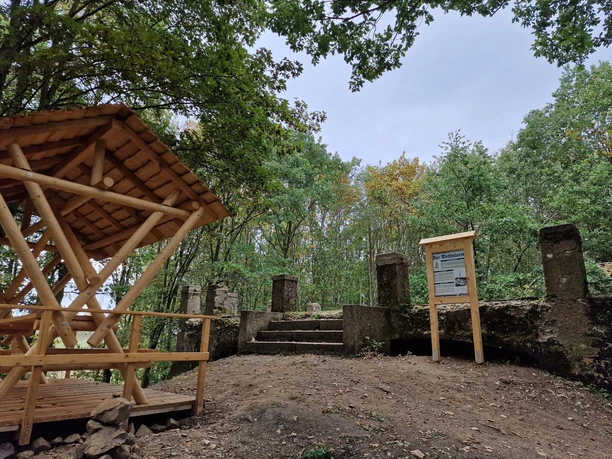 Oelsnitz Ruine Rastplatz Wettinturm