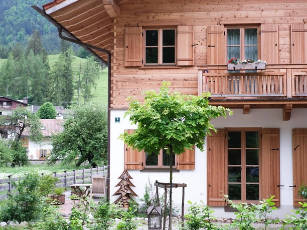 Ferienwohnung mit der Ansicht von der Straße