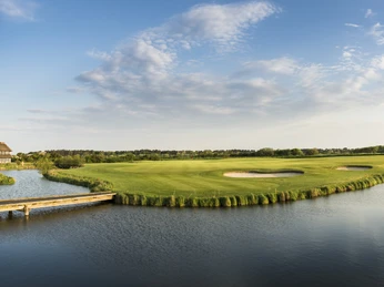 © Golf-Club Sylt_Golf-Club Sylt mit Teich.jpg