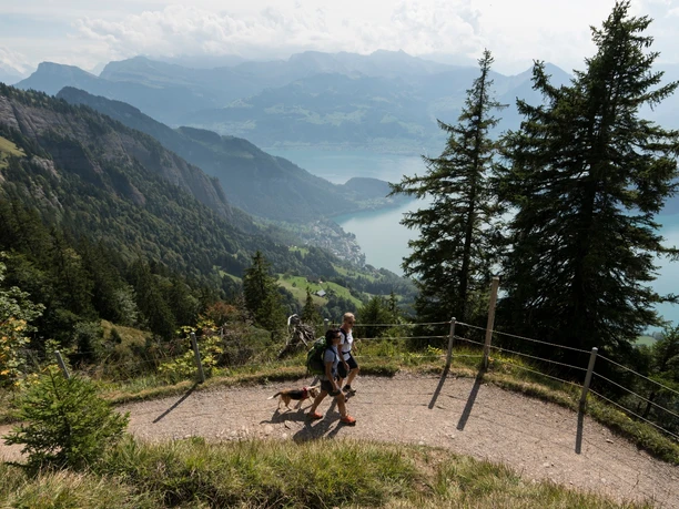 Auf der Wanderung geht es entlang dem Felsenweg.