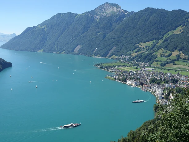 Luftaufnahme von Brunnen am Vierwaldstättersee