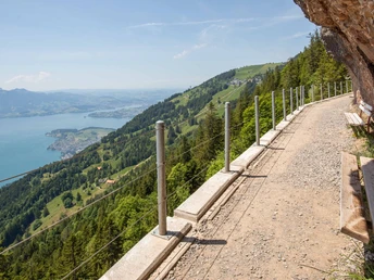 Vom Kaltbad geht's Richtung Felsenweg