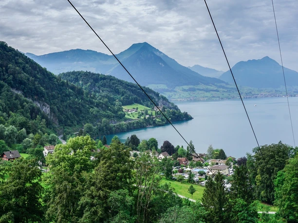 Mit der Hinterbergen Bahn geht's ins Tal nach Vitznau